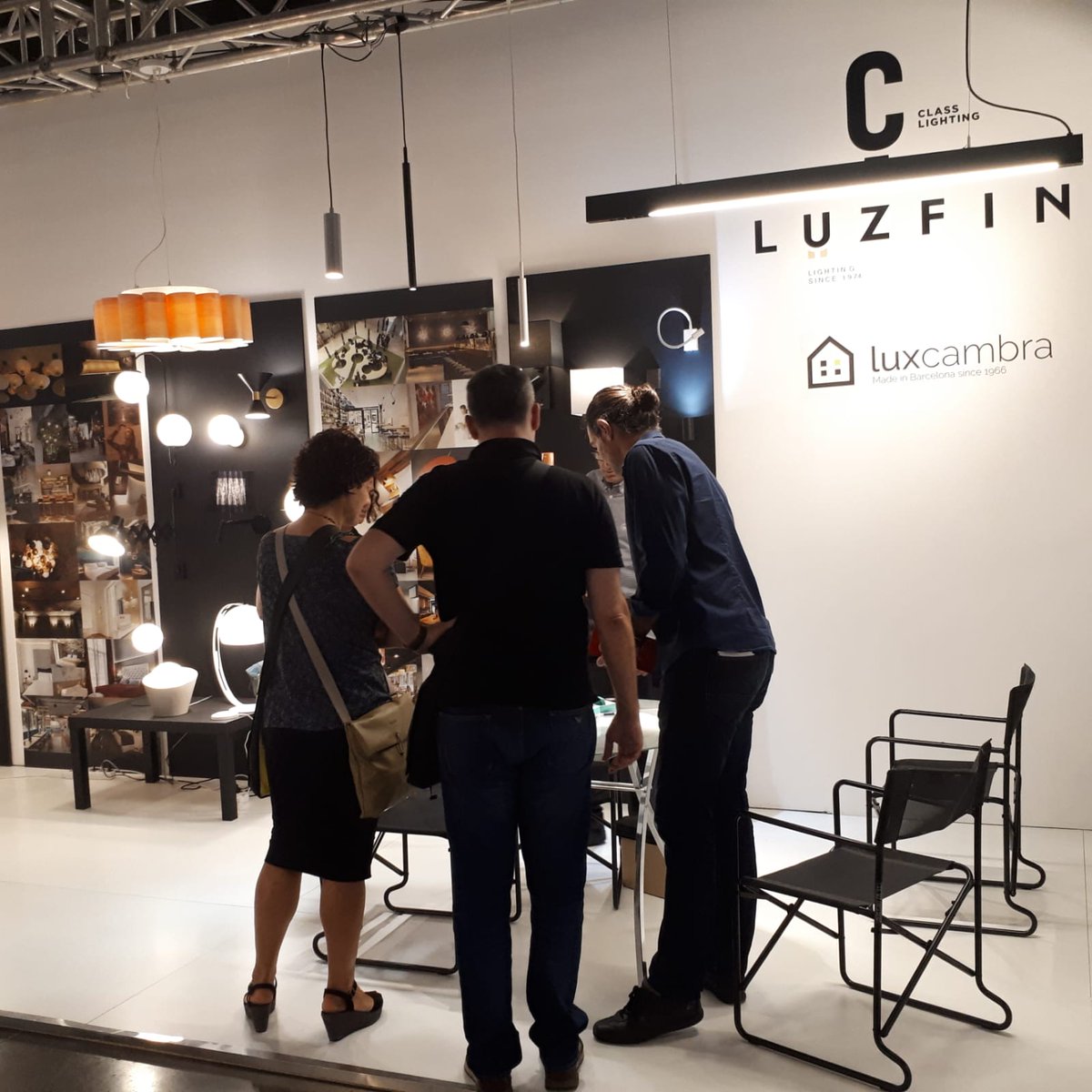 LuxCambra's tweet photo. Gracias a todos por venir a nuestro stand en la feria Hábitat de Valencia ! Esperamos que les haya gustado la presentación de nuestras novedades ! #luxcambra #lámparas #lighting #feriaHabitat #design #novedades #interiordesign https://t.co/6sFYoPHpPy