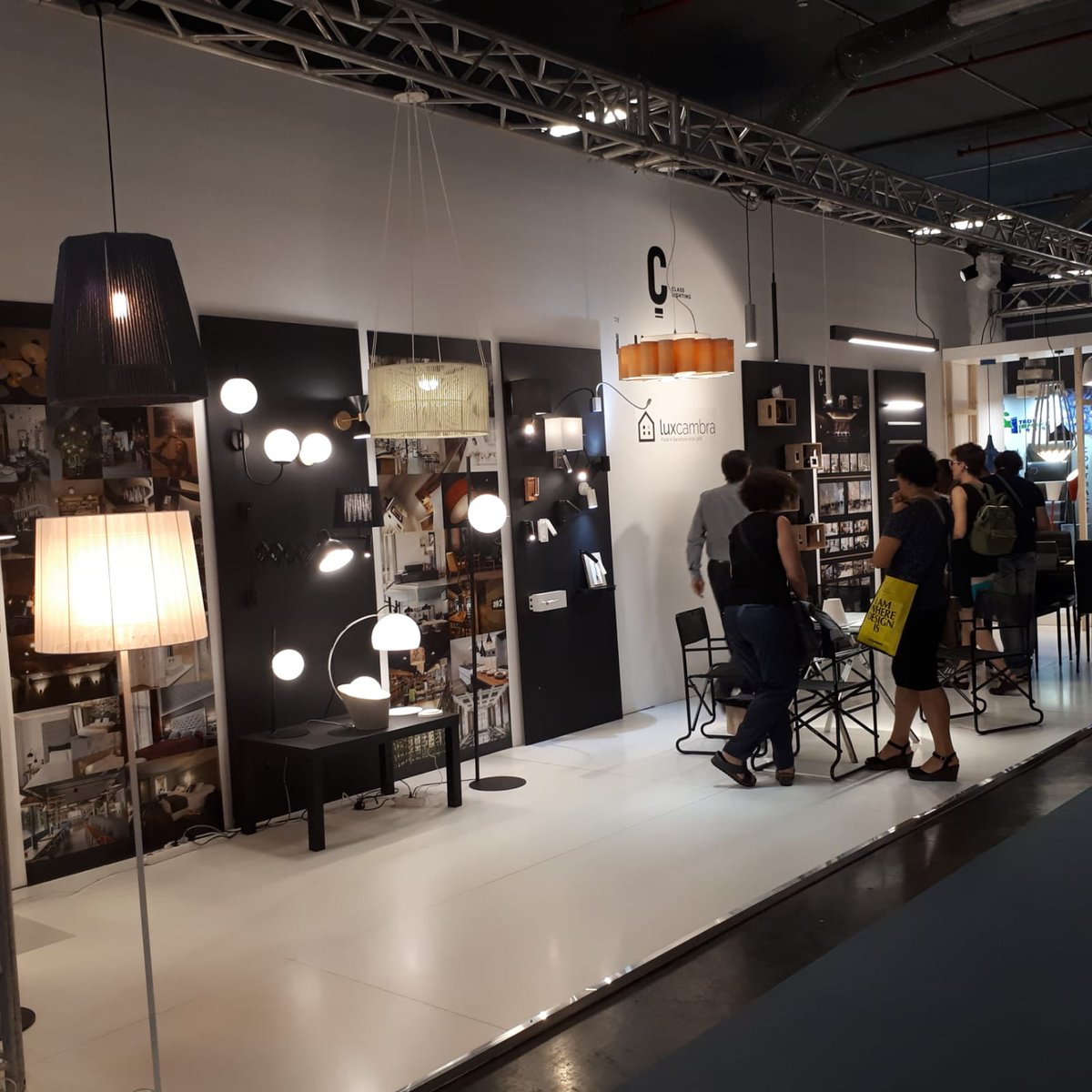 Gracias a todos por venir a nuestro stand en la feria Hábitat de Valencia ! Esperamos que les haya gustado la presentación de nuestras novedades ! #luxcambra #lámparas #lighting #feriaHabitat #design #novedades #interiordesign