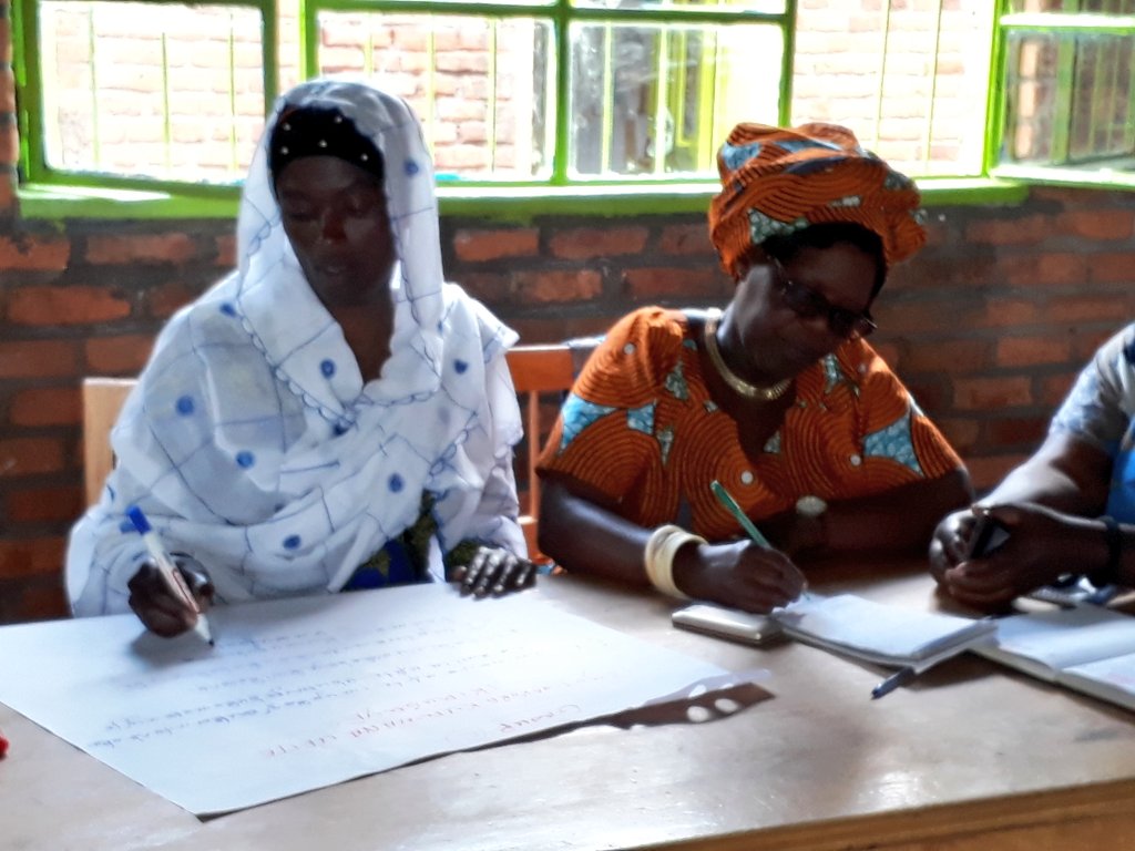 communiglobal's tweet photo. Community health workers in musanze district get to grips with how to teach parents to support their children with developmental disabilities 0-6 years. @ChanceChildhood #nochildleftbehind #HumanNeedsNotSpecialNeeds https://t.co/43tg21DpBH