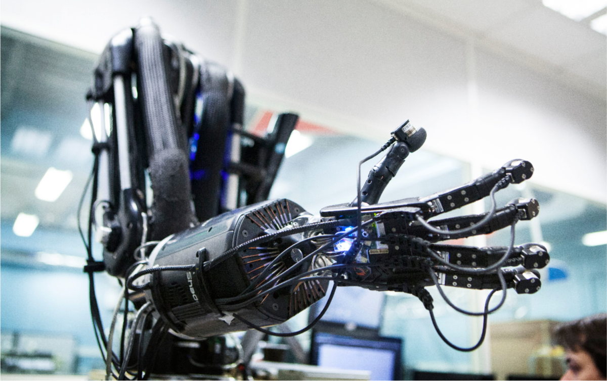 access_more's tweet photo. Ever wondered what it would be like to work with or be served by robots?
Read how we are redefining productivity using robotics to serve our customers better.
https://t.co/jqotFrcxIk https://t.co/kT9VTGk17i