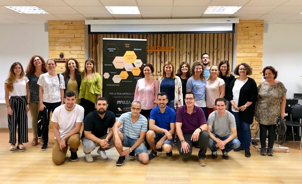 AtSafor's tweet image. Cloenda programa #impulsa @AtSafor @UrbalabGandia @aj_gandia @avisastas Felicitem a tots els participants i animem a seguir treballant per millorar la seua #MarcaPersonal Enhorabona a tothom!!