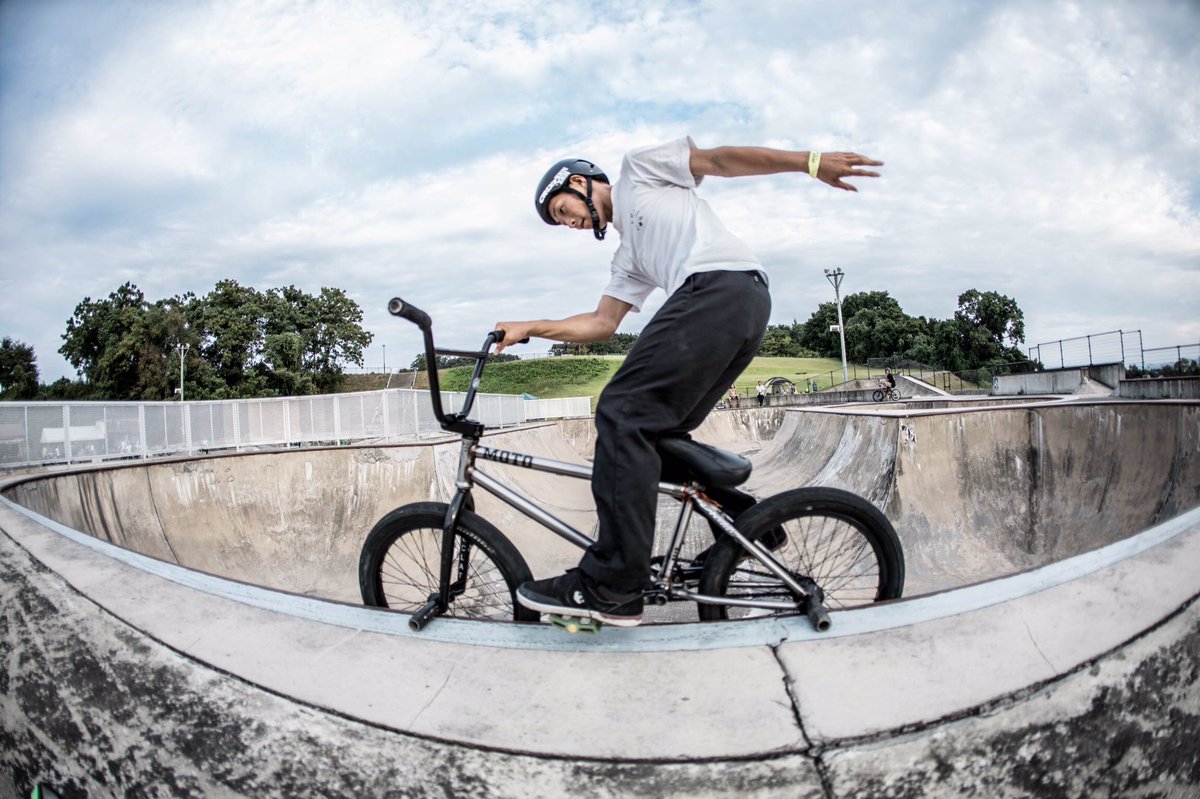 YumaOshimo's tweet photo. ONE HANDER
#bmx #durcusone https://t.co/6ZNcl5Oldm