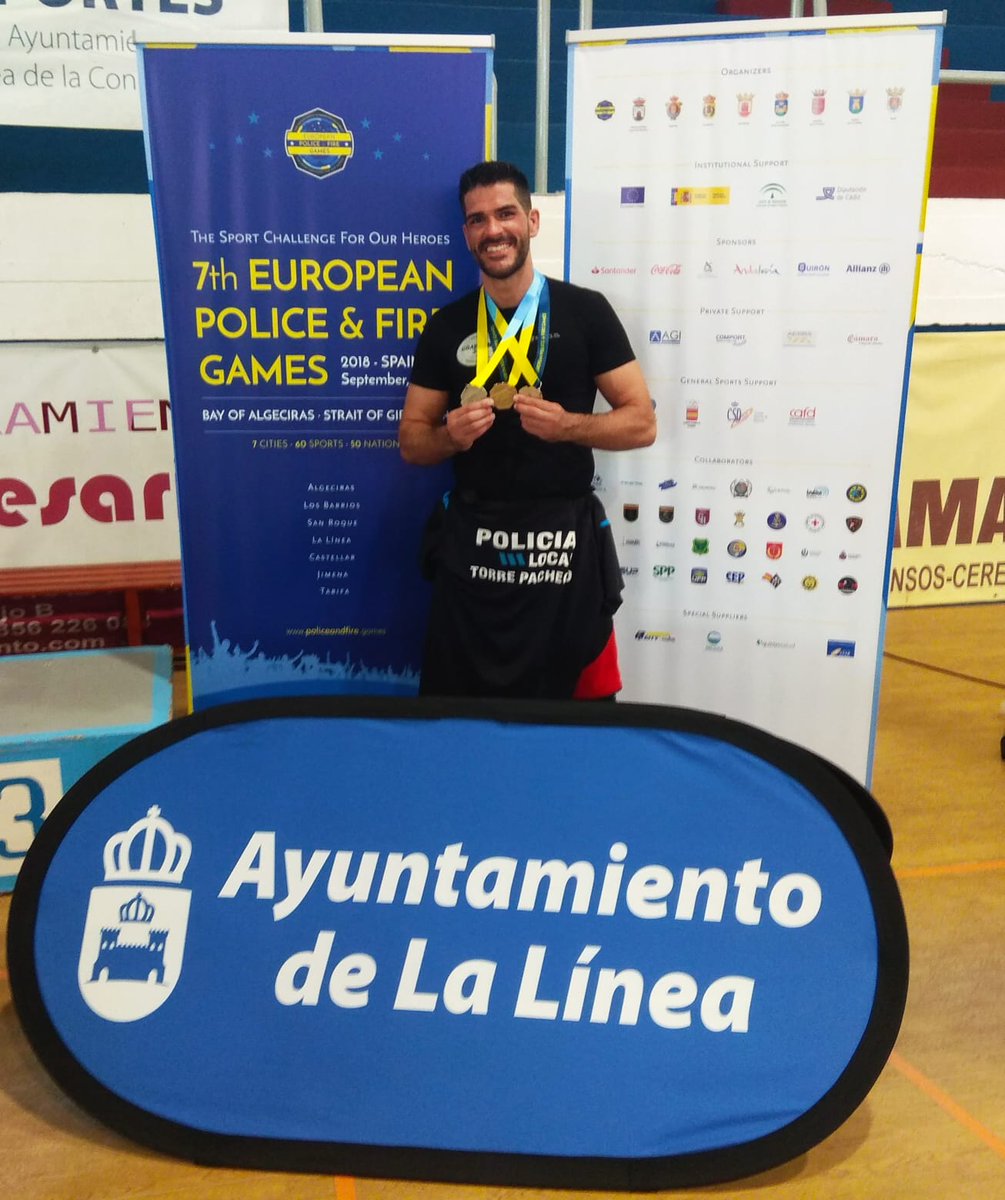 Nuestro agente Pablo de Gorriño, obtiene 🏅🏅medallas de oro y una de plata en los campeonatos de Europa de Policías y Bomberos en Brazilian Jiujitsu 🥋
#EnhorabuenaCampeon