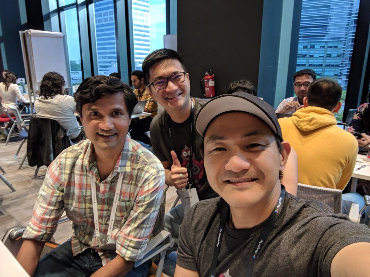 HowardDyGo's tweet photo. #PlayIndie Day 3. Some pics with our wonderful mentors. @_kyleyamamoto @MochiBits https://t.co/Ehgb9fBrsE