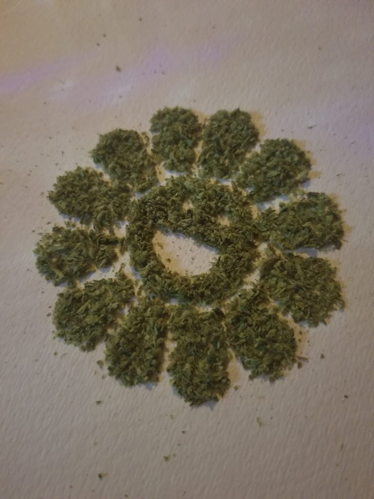 heepammm's tweet photo. มุราคาweed https://t.co/yTjlvi2aRf