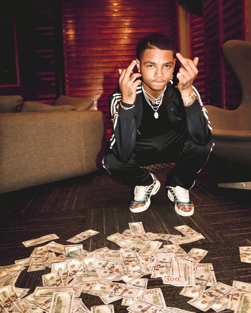 SOBxRBE's tweet photo. Last year, I was broke, young nigga in the Crest
Now a show 20 or better, broke niggas keep the rest 💰💯 @Bustdown_lulg https://t.co/rcpQvrYPqU