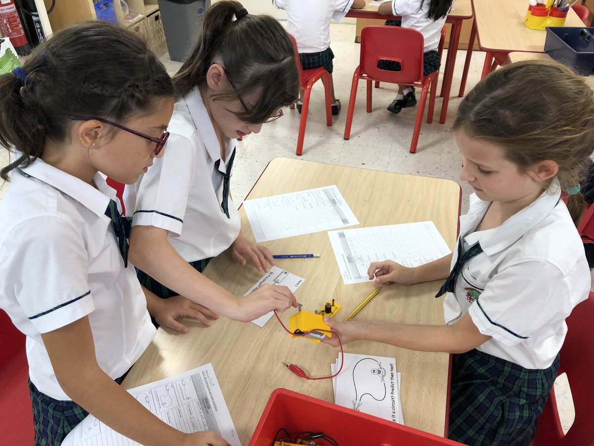 JPS_Year4's tweet photo. #JPS4c experimenting with circuits in the lab. Always need to remember to predict and justify! #JPSscience https://t.co/2lYSIHCxvx