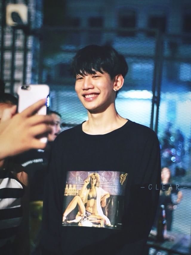 lazyloxytopfans's tweet photo. De Loft Bar เมื่อคืน 😻 @lazyloxytopfans 
#ลำปาง #ลำปางหนาวมาก #ลำปางหนาวมั้ย #lazyloxytopfans #lazyloxy #therapperthailand #therapperconcert #therapper #toplazyloxy #concert #deloftbar #lampangthailand #lampang #Cr. @clearrr___pn https://t.co/gvRIcDkZtY