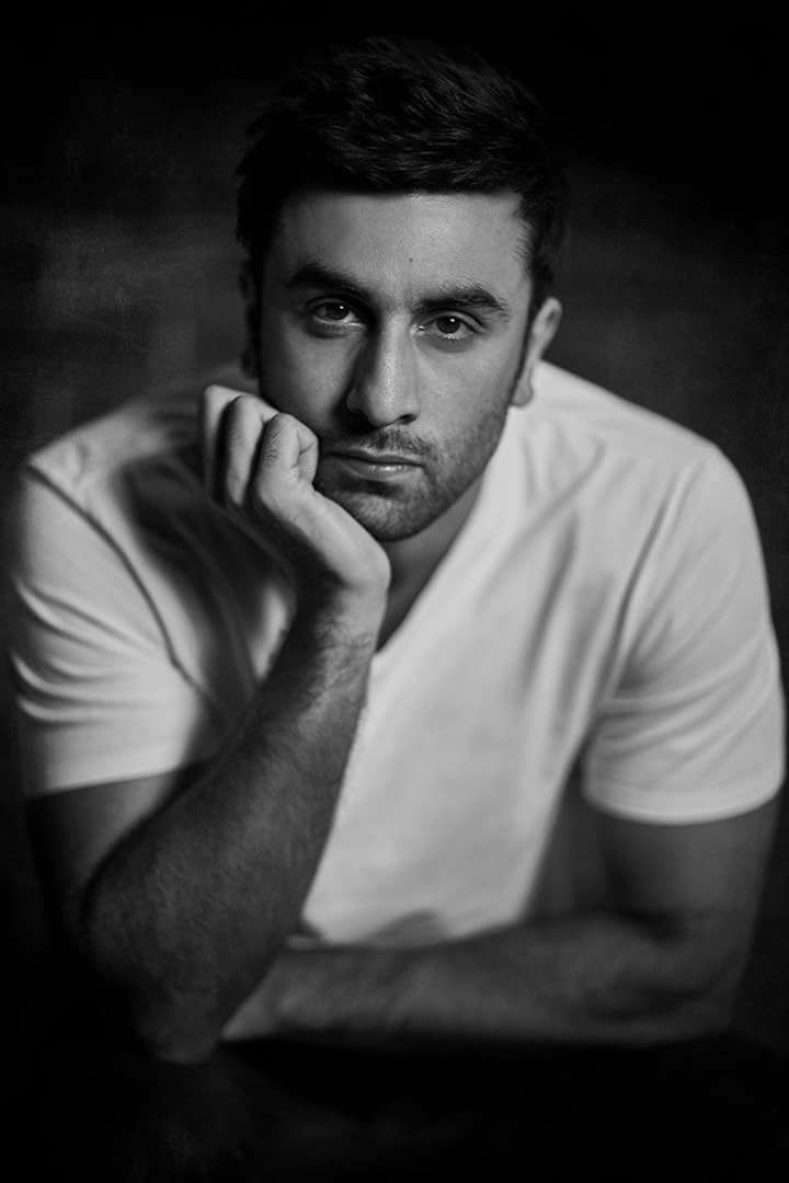RK_CY_fan_it's tweet photo. 2 days to #RanbirKapoorbirthday 🎂🥂
Happy 36 #Ranbir #RanbirKapoor
#RKbirthday https://t.co/le8pIN89DD