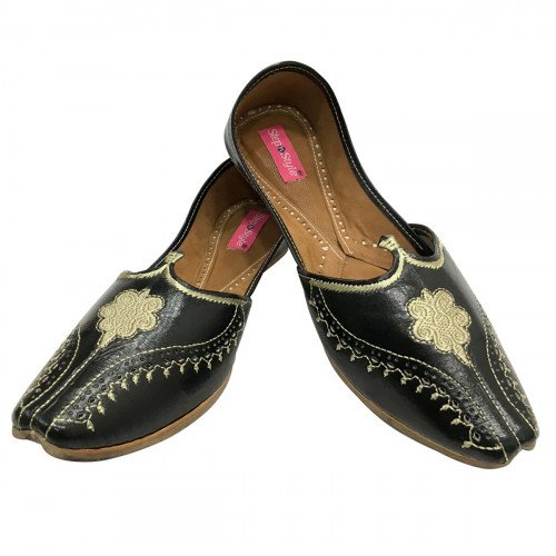 stepnstyleindia's tweet photo. Shop online wide collection of latest  Men's Ethnic Mojari Punjabi Jutti at StepnStyle and save 10% with free shipping on your purchase!

#punjabijuti #stepnstyle #fashion #designer #exclusivejutti https://t.co/qYpNVPBBKk