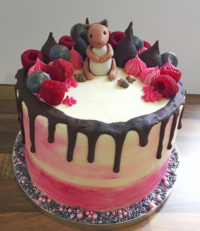 ClemieVeganCake's tweet photo. Squirrels and raspberries 🐿
.
#clemievegancake #squirrelsofinstagram #veganchocolate #chocolateandraspberry #raspberries #vegannottingham #nottinghamvegans #vegancakeboss
#veganbaking #veganbakery #vegancake #veganhomebaking #vegancakeporn https://t.co/ocA2EjyKs2 https://t.co/5sFq3796ca