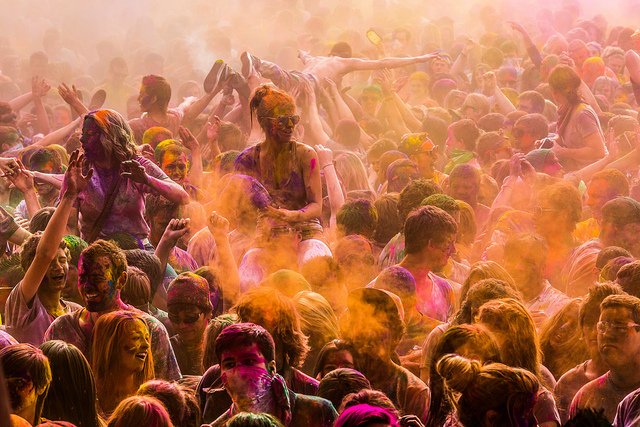 mspgigssa's tweet photo. Get her a ticket and avoid her telling you that she's not feeling well on Saturday😂😂😂. Cuff your chick bra😎😎😎. Go get Presold Tickets to the Vaal Spring Break Colourfest.🏖🏖🌊🏖🏖🌊 https://t.co/bjYUhv0jBL