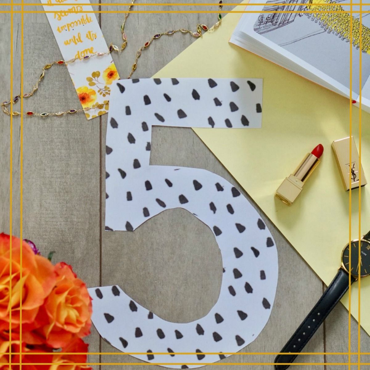 ThebookshelfTW's tweet image. Yes, het aftellen is begonnen! Over 5 dagen gaat The Bookshelf live. Bij The Bookshelf kun je jezelf (of een ander) elke maand een boeken suprise box cadeau geven. 

#countdown, #thebookshelf, #lezenisleuk, #5days, #boeken, #boekenbox, #boekenwurm, #lekkerlezen, #hobby, #flatlay