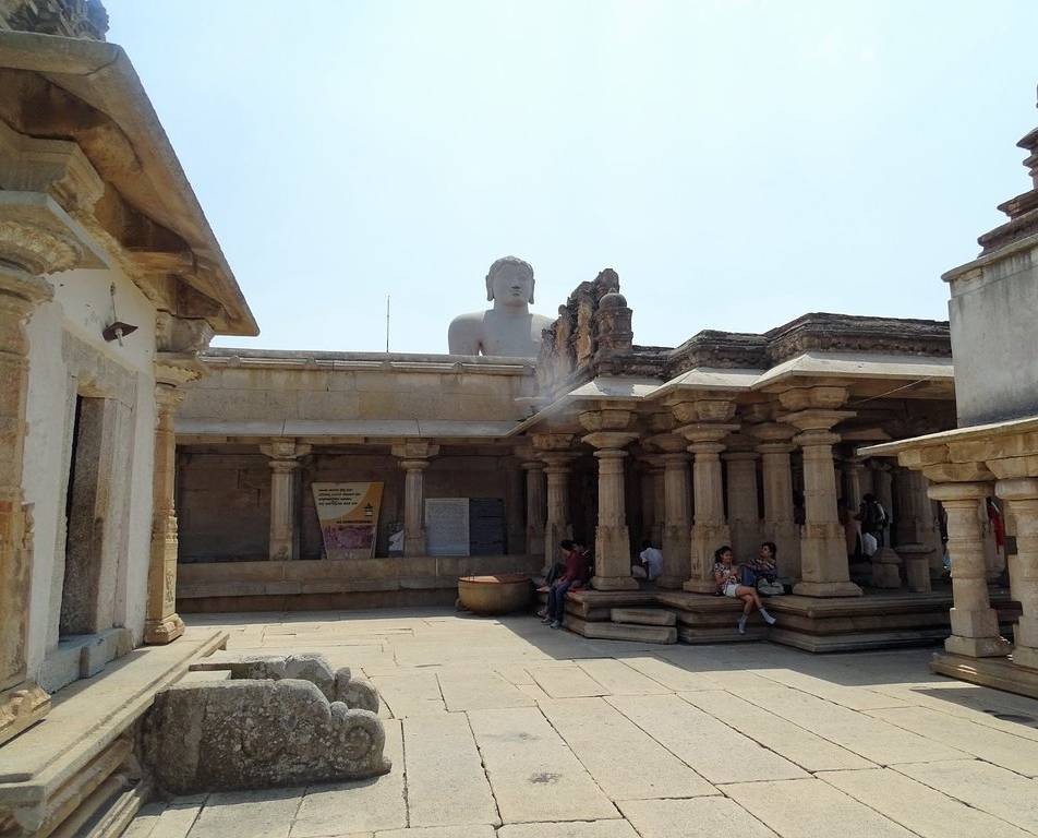 topindiantours's tweet photo. #GommateshwaraStatue
This giant statue of #JainGod Bahubali (57ft tall – #monolithicstatue of #Bahubali) in #Karnataka. It was constructed in 983 A.D regarded as one of the largest #freestandingstatues in the world.
👣📍Plan your trip https://t.co/lftBcD5ftJ
#TopIndianTours https://t.co/PBkwAaUO4C