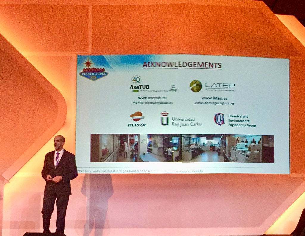 AseTUB's tweet photo. C.Domínguez @Lab_LATEP nos hace pensar más allá y presenta un estudio sobre la mezcla de PE reciclado ♻️ con PE100 para la fabricación de tuberias! Presentacion con la colaboración de @AseTUB en #PPXIX #LasVegas https://t.co/mXLbh17kZB