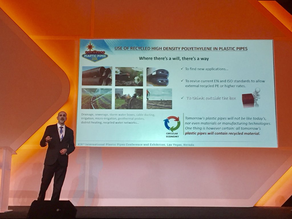 AseTUB's tweet photo. C.Domínguez @Lab_LATEP nos hace pensar más allá y presenta un estudio sobre la mezcla de PE reciclado ♻️ con PE100 para la fabricación de tuberias! Presentacion con la colaboración de @AseTUB en #PPXIX #LasVegas https://t.co/mXLbh17kZB