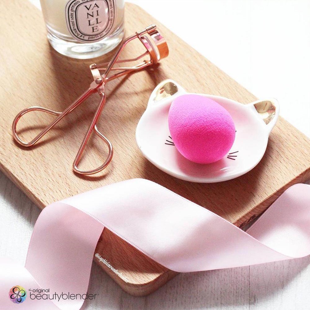 SaBeautyblender's tweet photo. Everyday Beauty Essentails!
#BeautyBlender #Beauty #Blender #TheOriginal #MustHave #MakeupMustHave https://t.co/Yl4RR3jTs3