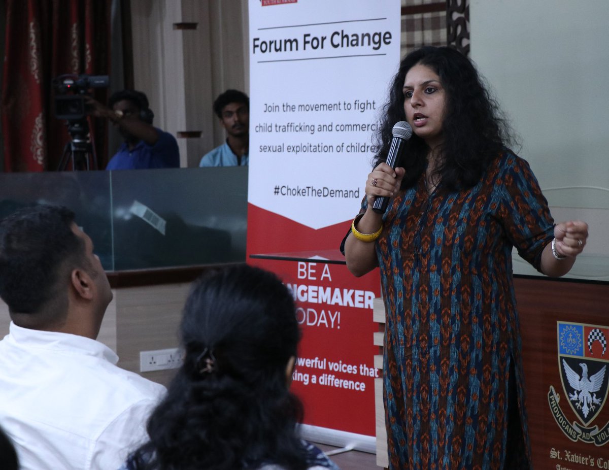 ChangeOrg_India's tweet photo. Throwback to our event #ForumForChange in Mumbai where we held a screening of path-breaking film #Amoli. It was followed by a series of talks by experts on how we can shift the conversation around global sex trafficking. @YouthKiAwaaz @sandymridul @RichaChadha @BajpayeeManoj https://t.co/GGueJdPd87