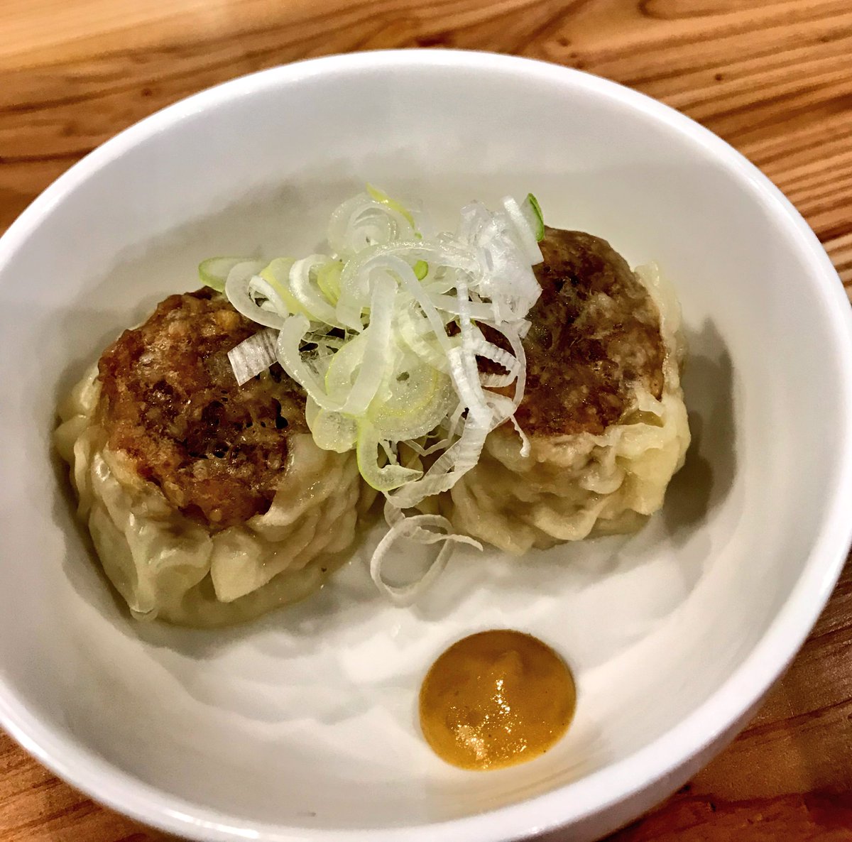 くじら食堂@東小金井
特製生姜醤油ラーメン1080円
じんわりと、しかししっかりと生姜を感じるスープにピロピロ手もみ麺が美味い❗️普通、大盛、特盛まで同料金は嬉しいサービス🎵

仕方ないので、炙りのチャーシューと焼売１個を交換してあげました～💣(≧ω≦。)プププ‼️

ご馳走さまでした～🙏🙏🙏