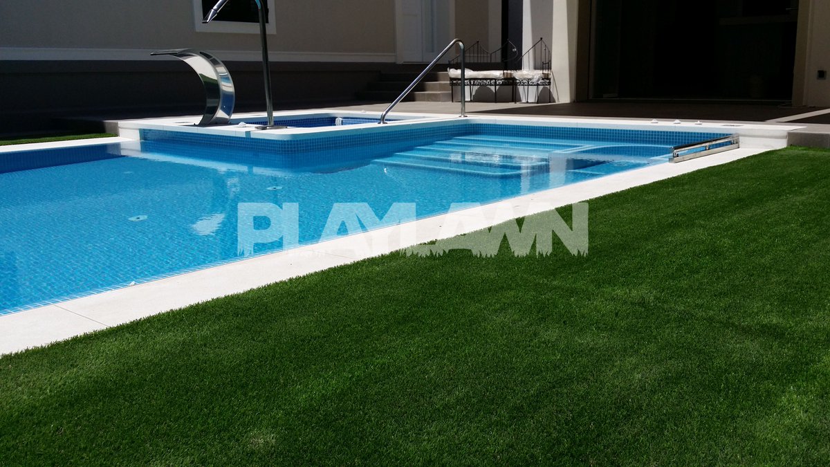 InfoPlaylawn's tweet photo. ¿Aprovechando los últimos días de #piscina y jardín? Con el #cespedartificial podrás disfrutar todo el año de un jardín cuidado y bonito. Descubre más en https://t.co/lHykge0T4y https://t.co/dqzBPjTNme