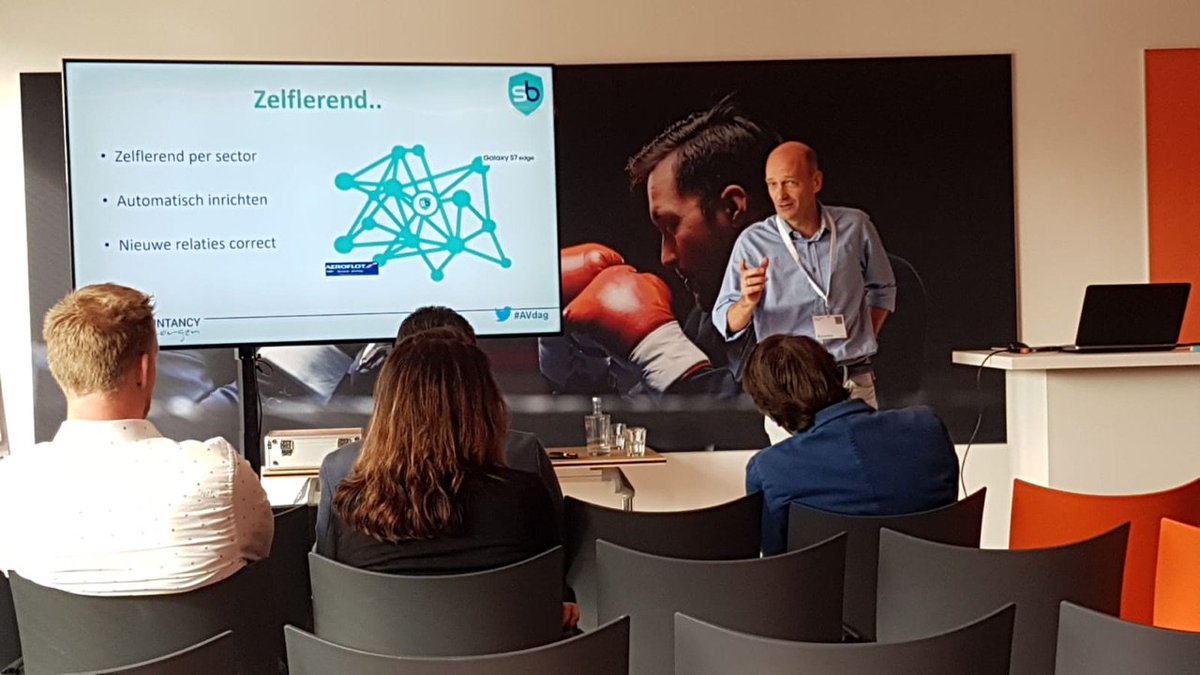 Smartbooqing's tweet photo. Gisteren hebben we op de #AVdag2018 een presentatie mogen geven!

Smartbooqing is een logische keuze als je van #technologie verwacht dat het je #ontzorgt en klaar is voor het #digitaal werken! https://t.co/5VEdAPvoT5
