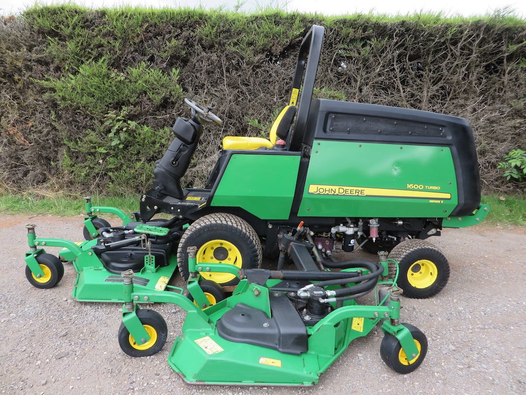 pilimited's tweet photo. Charterhouse Verti-Quake 2516 available now at PI Limited. Only £6950+vat with a new set of blades and FREE UK delivery. £100 to ROI £200 to mainland Europe #greenkeepingireland #golf #greenkeeping https://t.co/1ngrhpPWES https://t.co/BjGDPzpopD https://t.co/ThstqLHTyb