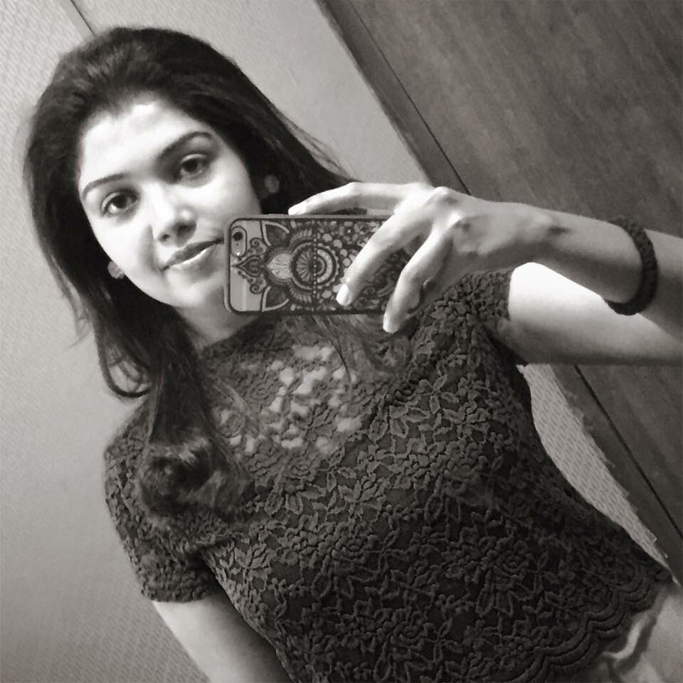 NallasivanG's tweet photo. #நம்மவீட்டுபெண்ரித்விகா
#KeepSupportingRithu
#RiythvikaTitleWinner
#RithuOurGethu
VOTE FOR #RIYTHVIKA THE HONEST, GENUINE, LOVE, CARE, PURE SOUL.
DON'T FORGET THE BB2 THEME IS GOOD VS EVIL. DONT LET EVIL WIN
VOTE FOR #RIYTHVIKA(Vote for Good)
#BiggBossTamil2 #BiggBossTamil https://t.co/X36K3vHZwP