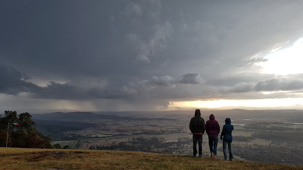 TheKateWall's tweet photo. Watching the storms going past Tamborine Mountain! #seqweather https://t.co/SPa79YsdfE