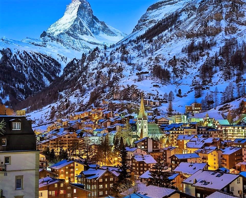 fieggentrio's tweet photo. Bulle (Switzerland) https://t.co/XrtXWYwRyD

Bulle is a municipality and place in the Swiss canton of #Friborg with about 23,000 inhabitants at 771 meters altitude and is the capital of the...

#Bulle #Switzerland #Travel #Tourisme #citytrip #Zwitserland #Suisse #Schweiz #Suiza https://t.co/jt7esN2bL9