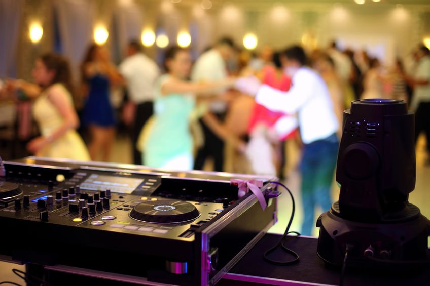 #FelizMiercoles Descubre las mejores ideas para la barra libre de tu boda retroversion.es/ideas-barra-li… #bodas #Cadiz