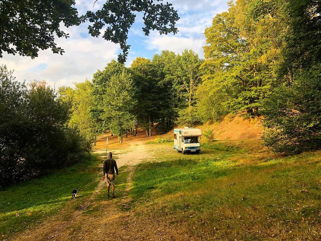 VanSecretsApp's tweet photo. 🇫🇷 | #vansecrets wild location in #france 
~~
📍 | https://t.co/jJHSUaNbUY
~~
🏞 | by https://t.co/chWNT2Bdtf https://t.co/yW0nijoDKN