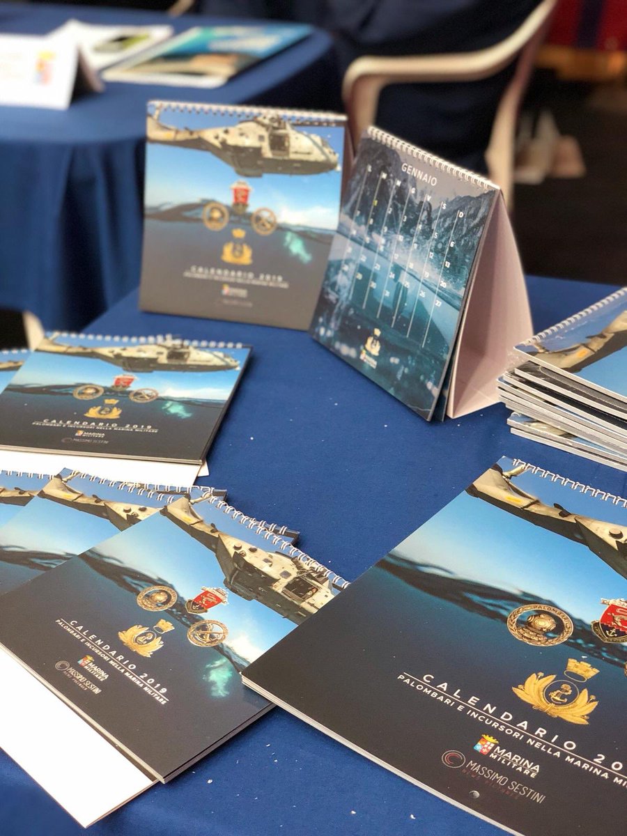 RodorigoEditore's tweet image. #26settembre #buongiornoregione Campania! Noi siamo pronti per il terzo giorno di #NaplesShippingWeek. Venite a trovarci allo stand della @ItalianNavy per ammirare il primo calendario istituzionale 2019.
