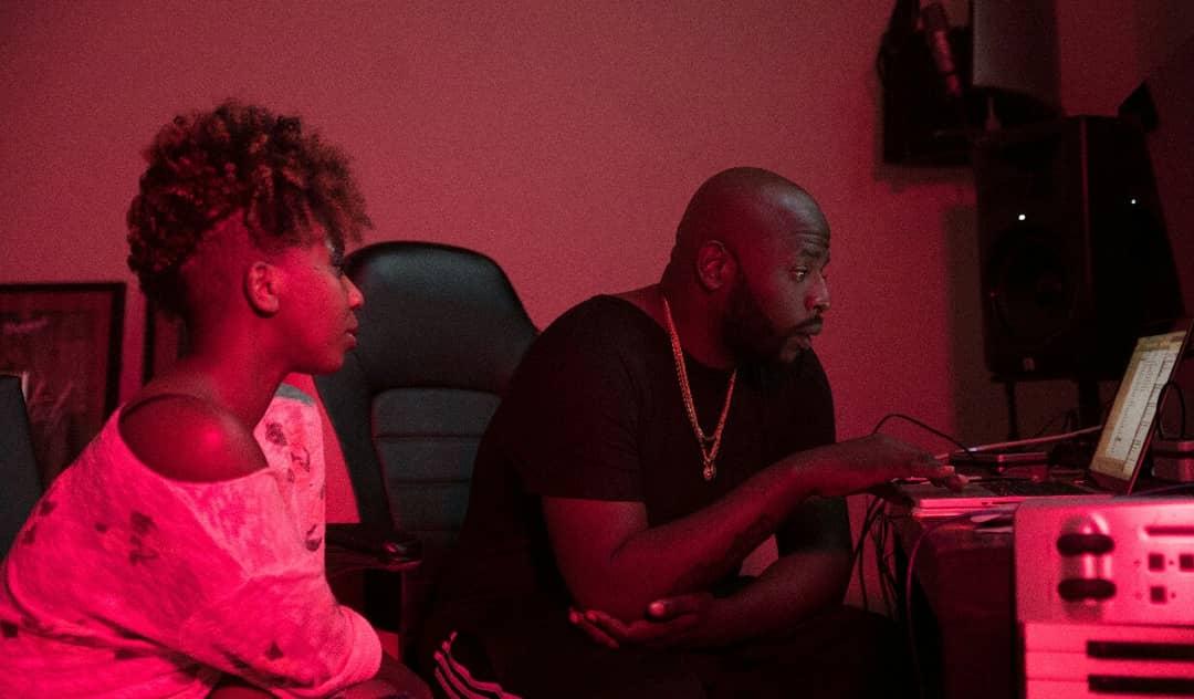 AmandaMoMusic's tweet photo. #behindthescenes Studio flow: My new single "Phula" with DJ Maphorisa is coming out this Friday #djmaphorisa #AmandaMo #phula #iconpb https://t.co/8jJhZXh4YL