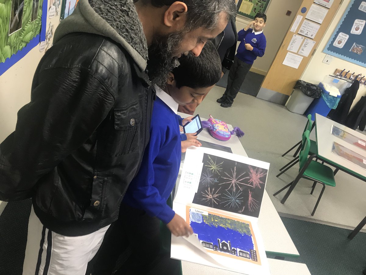 Rowlatts_TMET's tweet photo. Year 4 - children showing work they are proud of to their parents #RHphse #sharing #community #selfesteem #proud https://t.co/BuFkHkJBEV