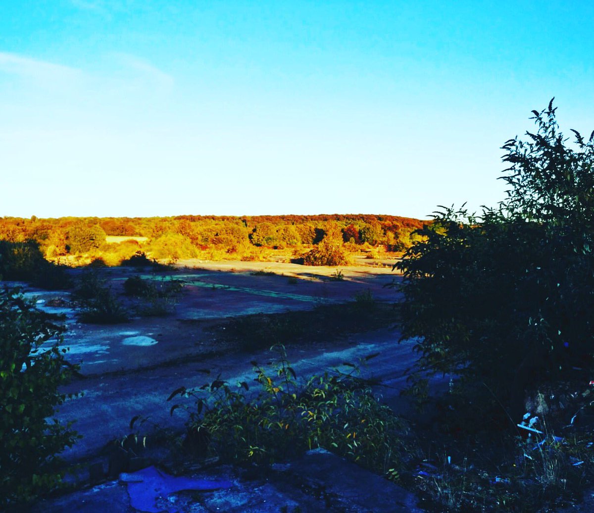 wearespace2's tweet photo. Watching the sun come up on location this morning! Perfect! #space2locations #locations #space2 #locationmanager #locationscout #locationscouting #film #tv #events #productionoffice #unitbases #production #produce #institutionalbuildings #photo https://t.co/RamTSoLNPT