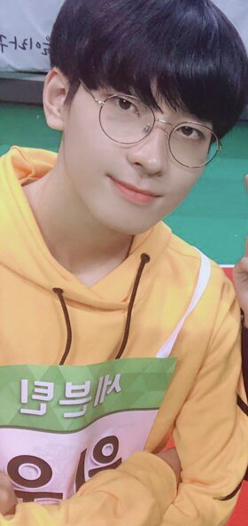 fallinwonwoo's tweet photo. 원💖우💖사💖랑💖해💖 https://t.co/qVtdJhgxPo