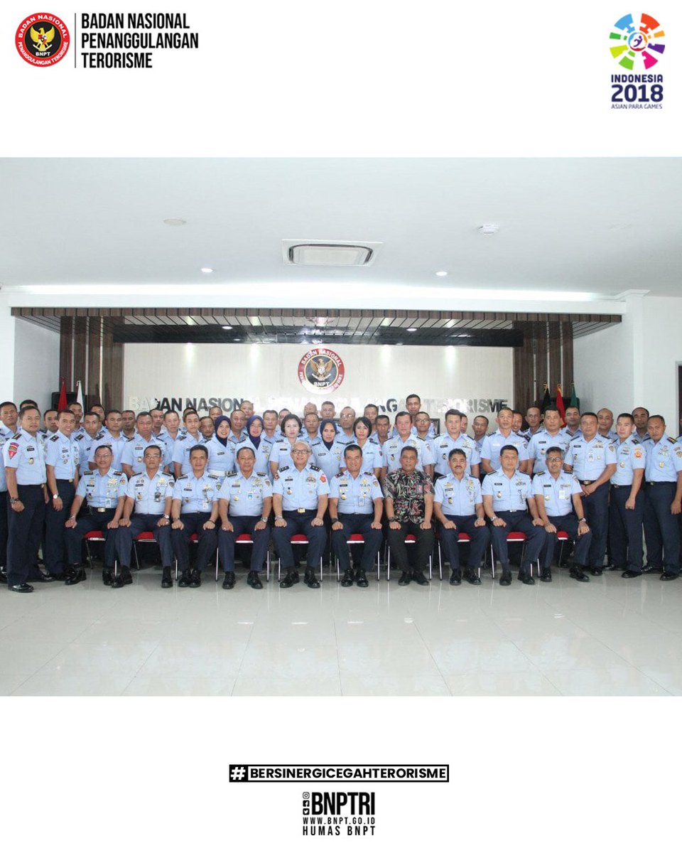 BNPTRI's tweet photo. Sestama BNPT Terima KKDN 53 Pasis SESAU Angkatan Ke-10 TP 2018
https://t.co/foTNhVivnV …
#bersinergicegahterorisme #antiradikalisme #antiterorisme #kebijakanberdampak #bnptri #bnpt#sahabatdamai #damailahindonesiaku #mahasiswa #KKDN #pasis #SESAU #indonesiadamai https://t.co/mKqLWy7YrF