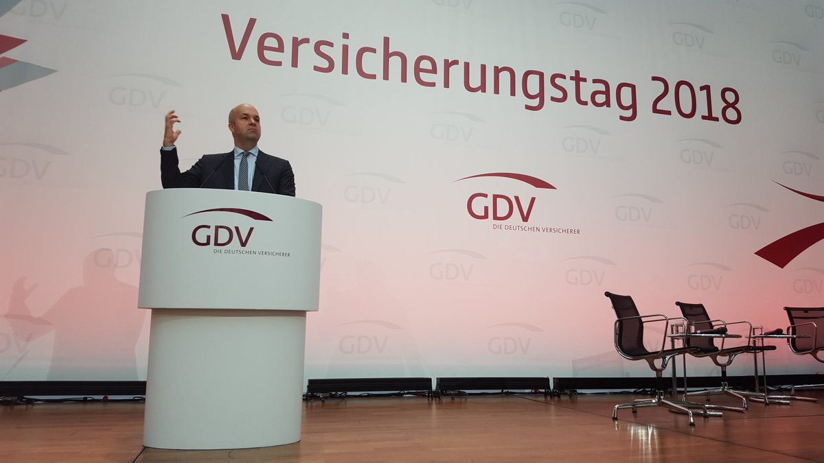 gdv_de's tweet photo. Für @MFratzscher ist #Regulierung ist einer der Gründe für die Investitionsschwäche in Deutschland
#vt2018 https://t.co/Jy0esNHTFh