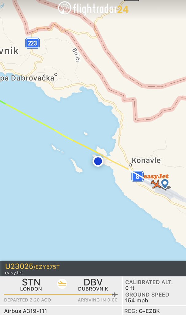 ArchieTheBoston's tweet photo. @Orgle9 @easyJet Looks like Dubrovnik incoming flights back to normal.  All flights landing first approach.  Must have been worrying for the multiple ‘go-around’ passengers yesterday. Bora winds and windshear to blame https://t.co/RKMuef1hIU