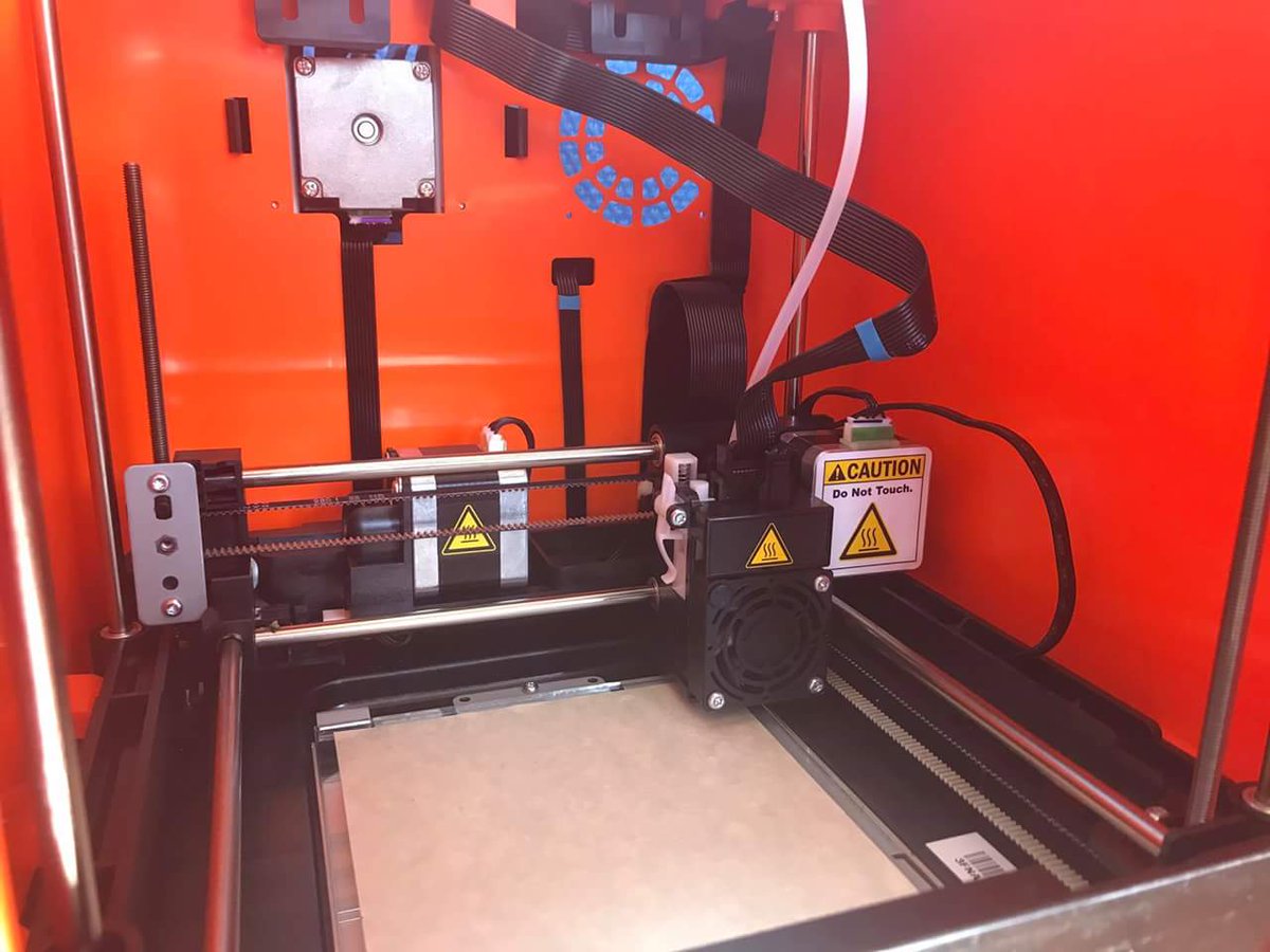 EmmanuelViv's tweet photo. Dans #oise #departement l' #innovation concerne toutes les #mairies Bravo à #bethisysaintpierre dans #agglomeration de #compiegne #arcba pour l'installation de cette #imprimante3d pour les jeunes du village @Adico60 #innovonsensemble https://t.co/Lb9HcMmTqg