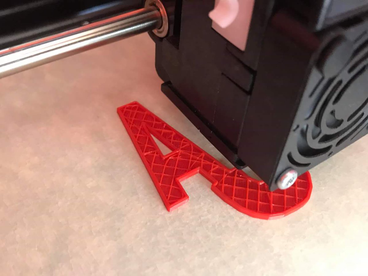 EmmanuelViv's tweet photo. Dans #oise #departement l' #innovation concerne toutes les #mairies Bravo à #bethisysaintpierre dans #agglomeration de #compiegne #arcba pour l'installation de cette #imprimante3d pour les jeunes du village @Adico60 #innovonsensemble https://t.co/Lb9HcMmTqg