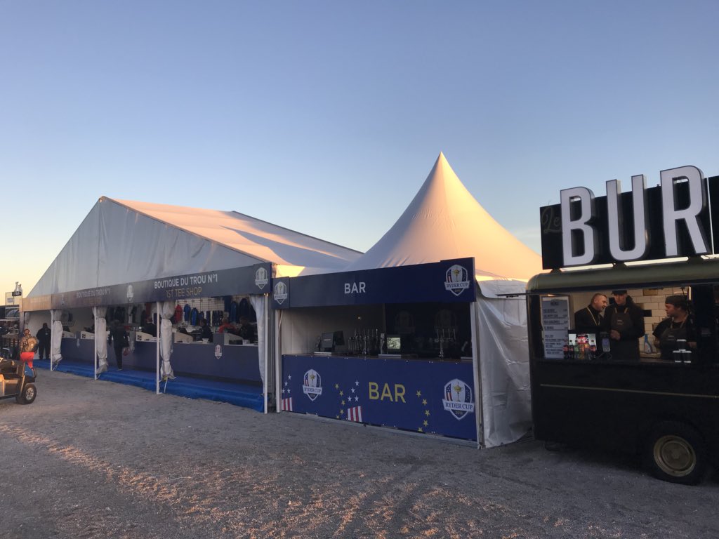 leblog_lpbb's tweet photo. 🙋♂️🕔 Aux presents du jour qui le souhaitent, rdv aujourd’hui mercredi, à partir de 1️⃣7️⃣H au bar derrière l’énorme du Tribune du 1 ! 😉 #LPBB2018 https://t.co/WtJEsChuVT