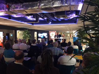 maakdeswitch's tweet photo. Super @VPROTegenlicht Meet Up Zeeland gehad gisteravond. Voorbij de Groene Horizon. Super opkomst en goede gesprekken met @WimTwigt en @siwardzomer  over de kanteling naar een duurzame samenleving. @dezbnl @ZMfZeeland @provzeeland @pzcredactie @omroepzeeland @MVOloont https://t.co/nGMD2erO5K