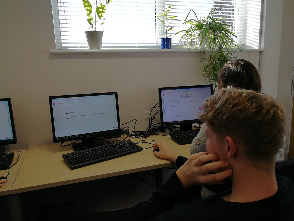 FormLavington's tweet image. Busy learning about EPQ&apos;s this morning! #buildingourfuture #UCASpoints