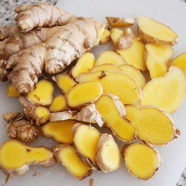 XplorePaleo's tweet photo. Ginger is always good for you but, now, that the windy, rainy days are upon us, definitely make sure to keep some in your pantry! It's great in lots of foods, hot drinks and even simply in water. Personally, I love adding it to my pumpkin cream soup. :) … https://t.co/gIOtvVMPgN https://t.co/cpQPTBNGG7