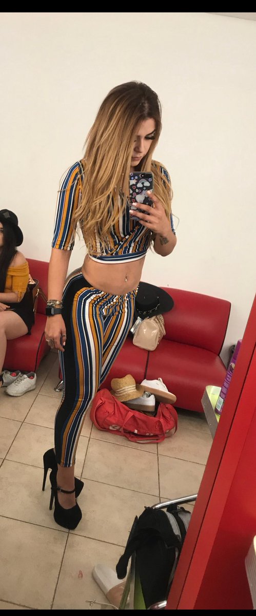 Anel_90's tweet photo. 1 ó 2 #ElDiaDeSombrero #EsShowenel6 https://t.co/34KdwjjzBA