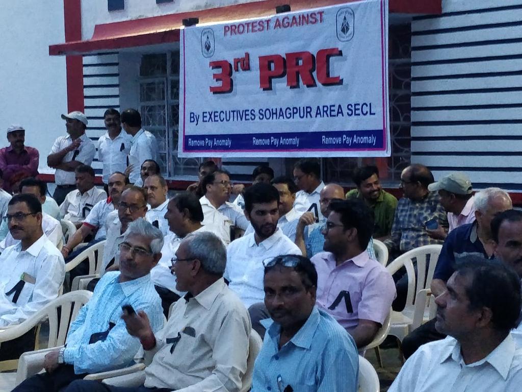 GaneshK95670577's tweet photo. @Ra_Avishek @CoalIndiaHQ @bsindia #RemovePayAnomalyCIL #Reject3rdPRC @CNBCTV18Live @CNBCTV18News @CNBC_Awaaz no rule regulation for CIL Dpe Guidelines Violated https://t.co/PwUBRL1xFd