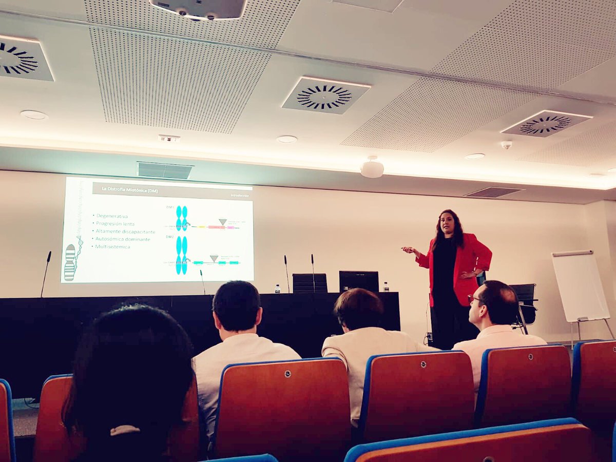 GenomicsLab_UV's tweet photo. Congratulations to our investigator Dr. Estefanía Cerro-Herreros for the successful defense of her doctoral thesis concerning miRNA therapy in Myotonic Dystrophy #dm1 #mirnas #mirnatherapy #Drosophila #translationalgenomics @UV_EG https://t.co/hGAwHYi6Y2