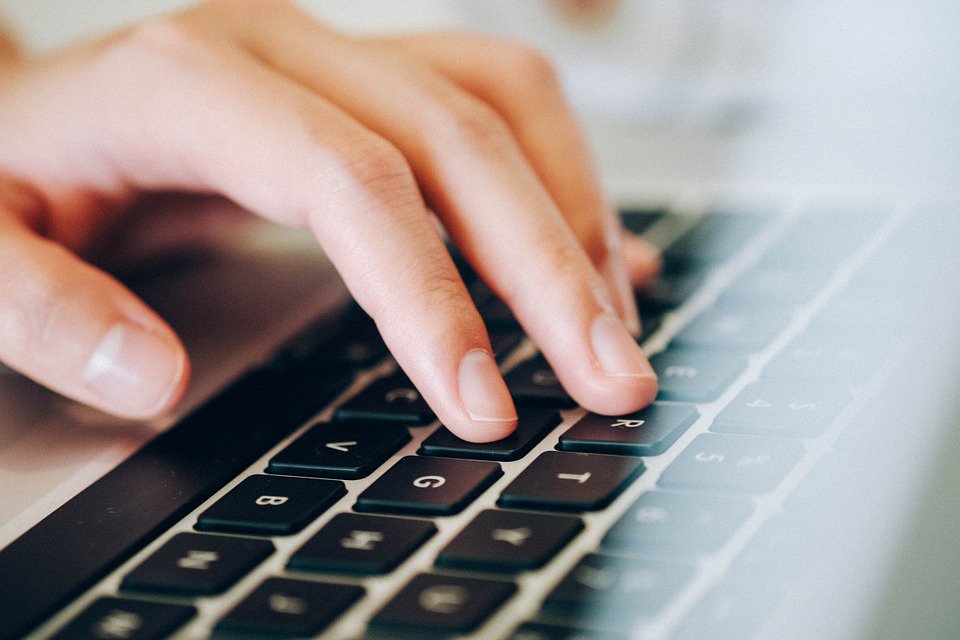 Email? Social media? Text message? How do you prefer to get your news from MCPS? Tell us in this survey: ow.ly/BDll30lTa4S