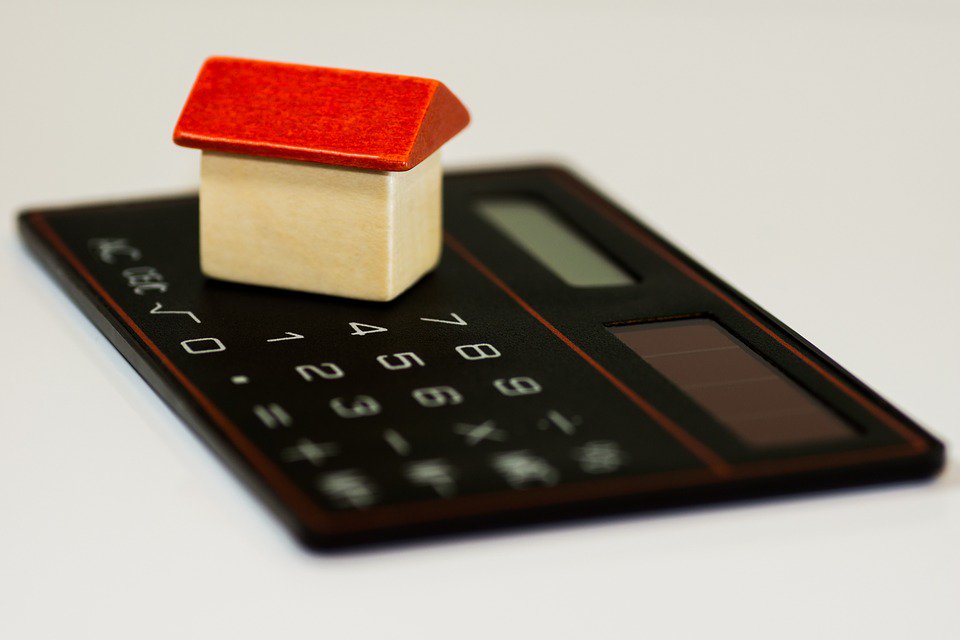 Wie zijn woning energiezuiniger wil maken of energiebesparende werken wil uitvoeren, komt nog tot 31 oktober in aanmerking voor een energielening aan 2%. ow.ly/F9Il30lG2SN